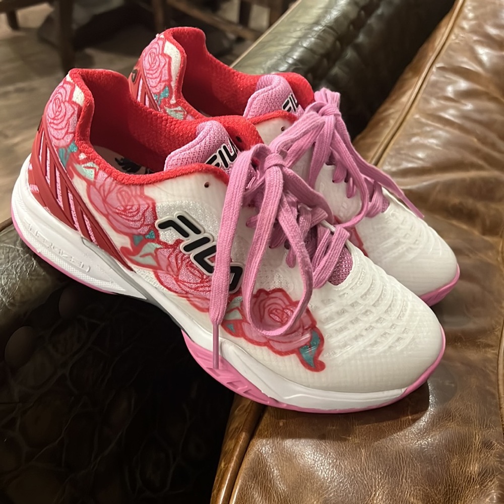 Rose Fila Sneakers